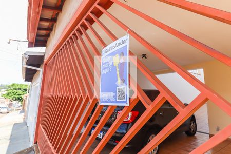 Casa à venda com 250m², 2 quartos e 2 vagasFachada