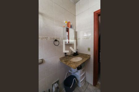 Casa à venda com 250m², 2 quartos e 2 vagasSuíte