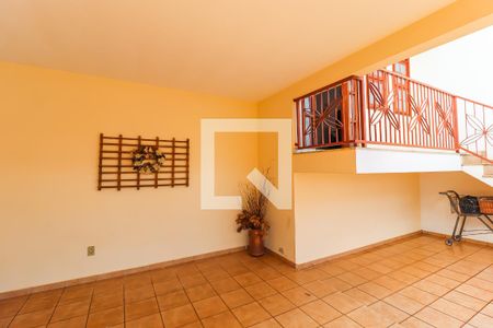 Casa à venda com 250m², 2 quartos e 2 vagasGaragem