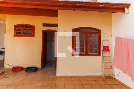 Casa à venda com 250m², 2 quartos e 2 vagasQuintal