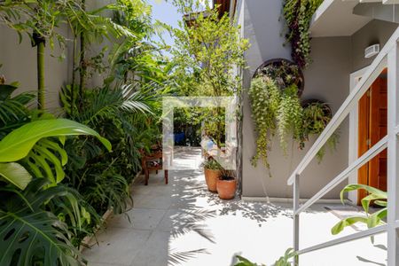 Casa à venda com 325m², 3 quartos e 4 vagasQuintal