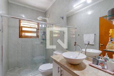 Casa à venda com 325m², 3 quartos e 4 vagasBanheiro da Suíte 3