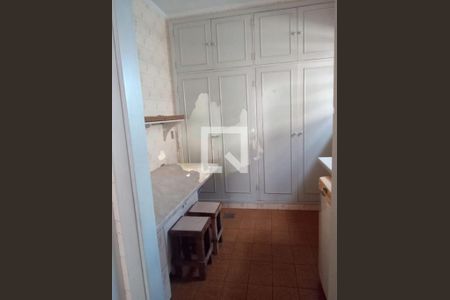Casa à venda com 306m², 5 quartos e 6 vagas