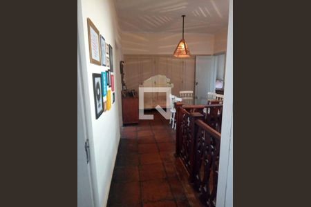Casa à venda com 306m², 5 quartos e 6 vagas