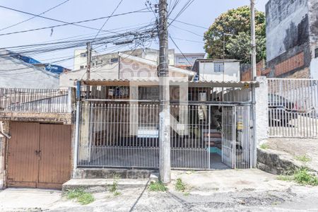 Casa à venda com 162m², 3 quartos e 2 vagas Casa à venda com 162m², 3 quartos e 2 vagasFachada