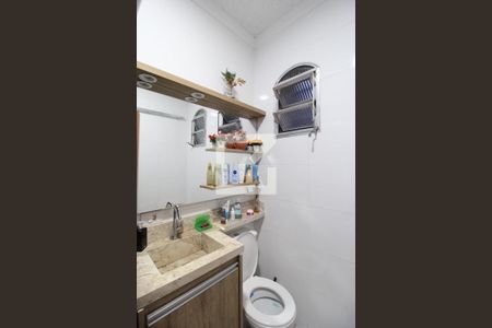 Casa à venda com 240m², 3 quartos e 4 vagasBanheiro da Suíte 1