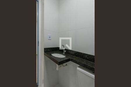 Apartamento à venda com 45m², 2 quartos e sem vaga Apartamento à venda com 45m², 2 quartos e sem vagaBanheiro