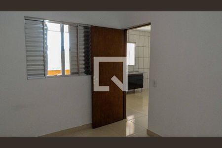 Quarto de casa para alugar com 1 quarto, 50m² em Santa Maria, Osasco