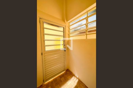 Casa à venda com 154m², 4 quartos e sem vagaArea de serviço