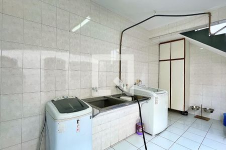 Casa à venda com 278m², 3 quartos e 6 vagasÁrea de Serviço