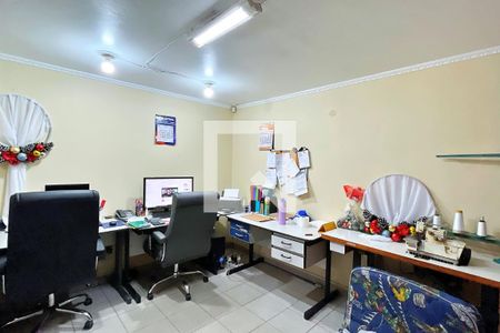 Casa à venda com 278m², 3 quartos e 6 vagasEscritório