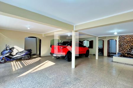 Casa à venda com 278m², 3 quartos e 6 vagasGaragem