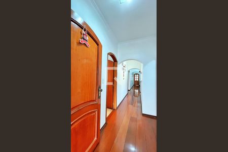 Casa à venda com 278m², 3 quartos e 6 vagasCorredor