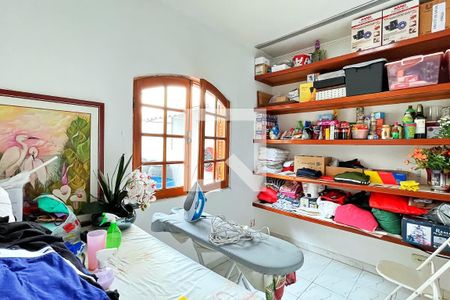 Casa à venda com 278m², 3 quartos e 6 vagasQuarto de Serviço