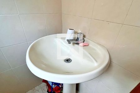 Casa à venda com 278m², 3 quartos e 6 vagasBanheiro de serviço