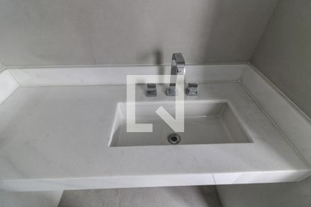 Apartamento à venda com 337m², 4 quartos e 2 vagas Apartamento à venda com 337m², 4 quartos e 2 vagasSuíte 4 - Banheiro