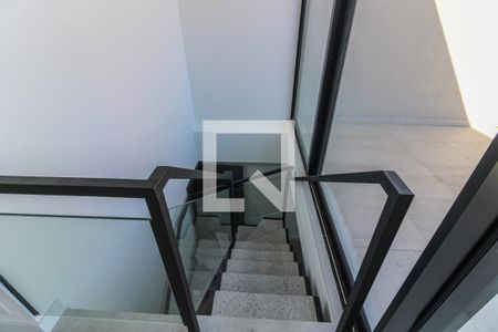 Apartamento à venda com 337m², 4 quartos e 2 vagas Apartamento à venda com 337m², 4 quartos e 2 vagasÁrea comum - Salão - Escada