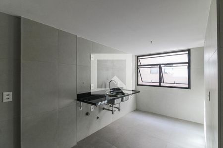 Apartamento à venda com 337m², 4 quartos e 2 vagas Apartamento à venda com 337m², 4 quartos e 2 vagasCozinha e Área de Serviço
