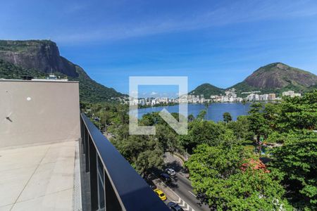 Apartamento à venda com 337m², 4 quartos e 2 vagas Apartamento à venda com 337m², 4 quartos e 2 vagasTerraço