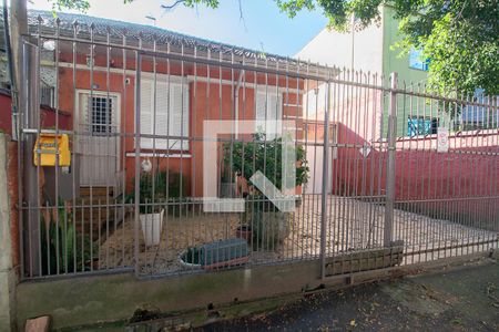 Casa à venda com 80m², 2 quartos e 2 vagas Casa à venda com 80m², 2 quartos e 2 vagasFachada