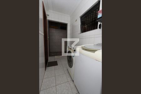 Casa à venda com 160m², 3 quartos e 2 vagasLavanderia