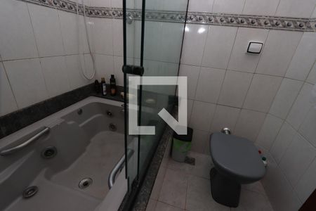 Casa à venda com 160m², 3 quartos e 2 vagasBanheiro da Suíte