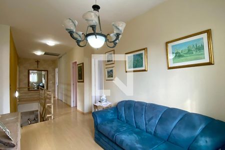 Casa de condomínio à venda com 320m², 4 quartos e 3 vagasSala de TV