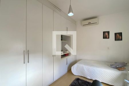 Casa de condomínio à venda com 320m², 4 quartos e 3 vagasSuíte 1