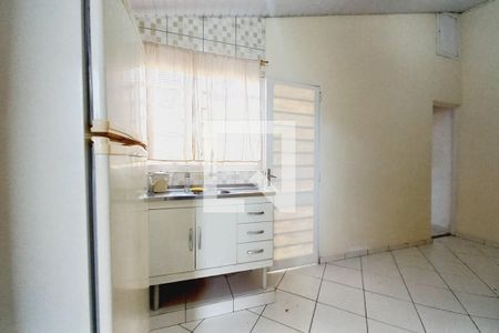 Casa à venda com 166m², 4 quartos e 4 vagasCozinha 