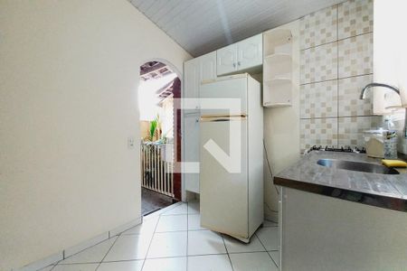 Casa à venda com 166m², 4 quartos e 4 vagasCozinha 