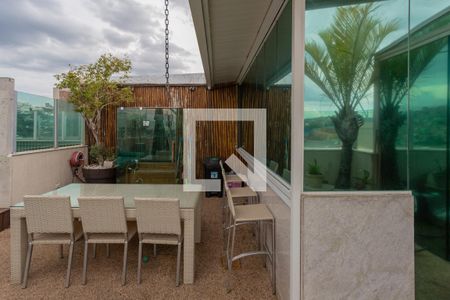 Apartamento à venda com 198m², 3 quartos e 3 vagas Apartamento à venda com 198m², 3 quartos e 3 vagasCobertura