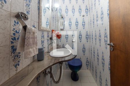 Casa à venda com 500m², 4 quartos e 2 vagas Casa à venda com 500m², 4 quartos e 2 vagasLavabo