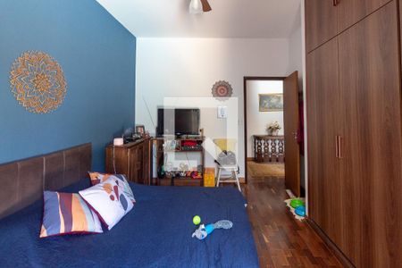Casa à venda com 500m², 4 quartos e 2 vagas Casa à venda com 500m², 4 quartos e 2 vagas3 Quarto