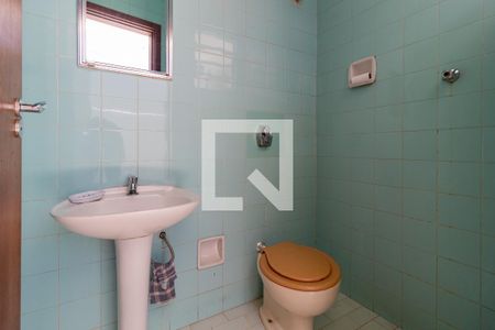 Casa à venda com 500m², 4 quartos e 2 vagas Casa à venda com 500m², 4 quartos e 2 vagasBanheiro de serviço
