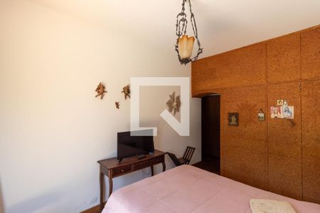 Casa à venda com 500m², 4 quartos e 2 vagas Casa à venda com 500m², 4 quartos e 2 vagas1 Quarto