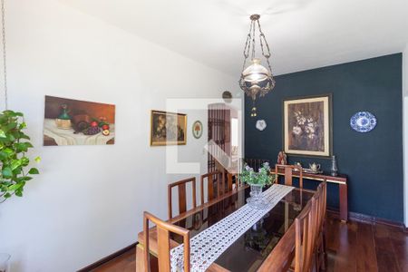 Casa à venda com 500m², 4 quartos e 2 vagas Casa à venda com 500m², 4 quartos e 2 vagasSala de Jantar