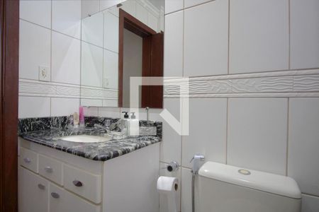 Apartamento à venda com 180m², 5 quartos e 4 vagas Apartamento à venda com 180m², 5 quartos e 4 vagasBanheiro da Suite