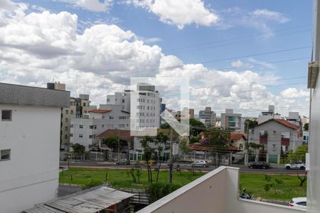 Apartamento à venda com 127m², 4 quartos e 3 vagas Apartamento à venda com 127m², 4 quartos e 3 vagasVista da semi suíte 2