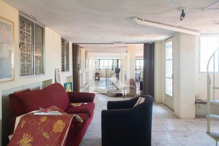 Casa à venda com 350m², 4 quartos e 3 vagas Casa à venda com 350m², 4 quartos e 3 vagasArea comum Salão