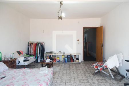 Casa à venda com 350m², 4 quartos e 3 vagas Casa à venda com 350m², 4 quartos e 3 vagasQuarto 2