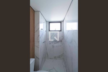 Apartamento à venda com 263m², 5 quartos e 4 vagas Apartamento à venda com 263m², 5 quartos e 4 vagasBanheiro da suíte 2