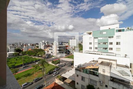 Apartamento à venda com 263m², 5 quartos e 4 vagas Apartamento à venda com 263m², 5 quartos e 4 vagasBanheiro da suíte 1
