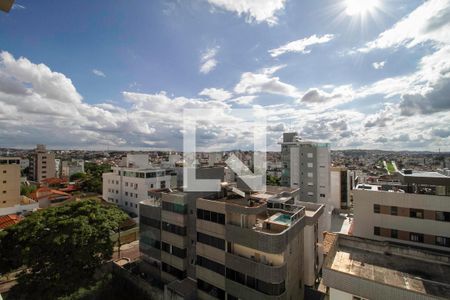 Apartamento à venda com 263m², 5 quartos e 4 vagas Apartamento à venda com 263m², 5 quartos e 4 vagasVista da suíte 2