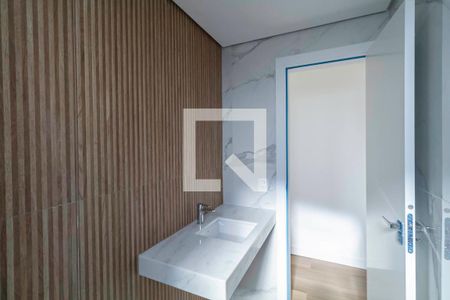 Apartamento à venda com 263m², 5 quartos e 4 vagas Apartamento à venda com 263m², 5 quartos e 4 vagasBanheiro social