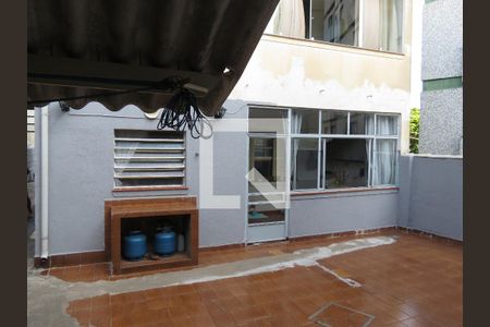 Casa à venda com 495m², 5 quartos e 2 vagasQuintal Casa 1 e Casa 3 (Entrada Lavanderia Casa 1)