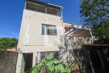 Casa à venda com 378m², 4 quartos e 2 vagasFundos