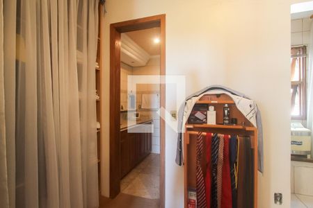 Casa à venda com 378m², 4 quartos e 2 vagasBanheiro suite 2