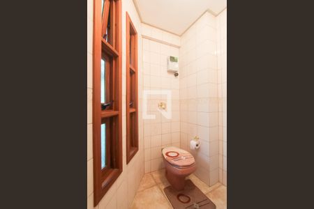 Casa à venda com 378m², 4 quartos e 2 vagasLavabo