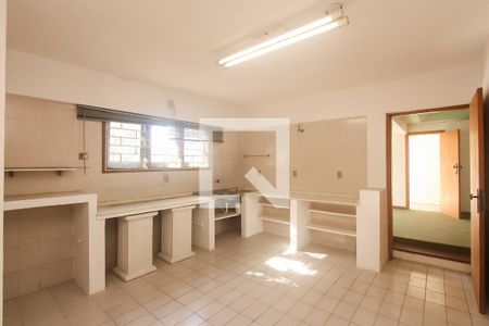 Casa à venda com 378m², 4 quartos e 2 vagasArea de serviço