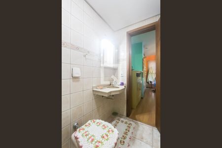 Casa à venda com 378m², 4 quartos e 2 vagasBanheiro social